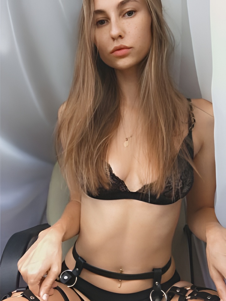 Ирма привлекальеная девушка из Судака цена от 5000 руб