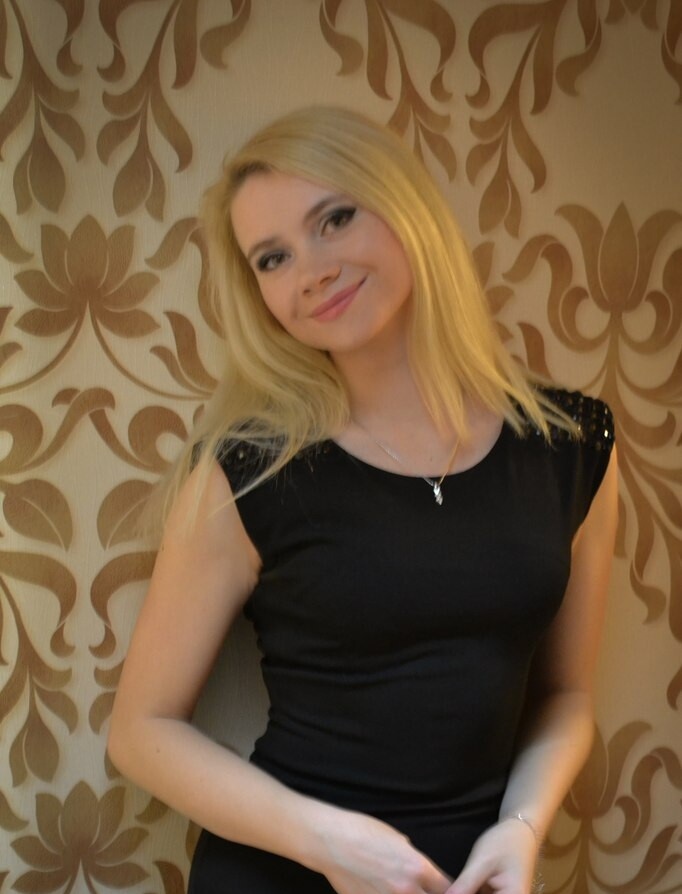 Карина привлекальеная девушка из Судака цена от 3000 руб