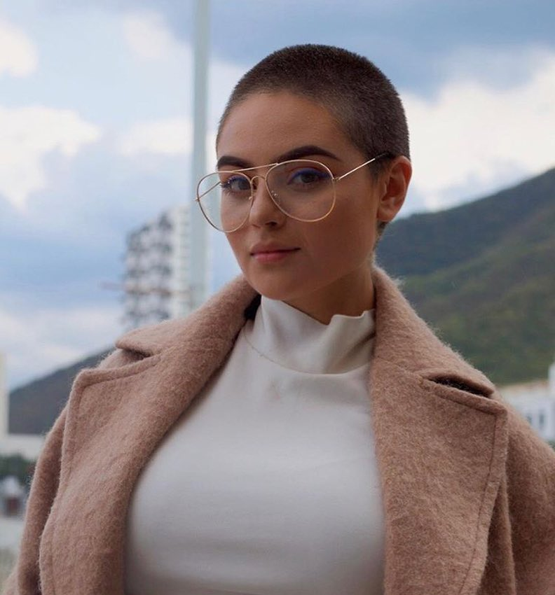 Алеся привлекальеная девушка из Судака цена от 3500 руб