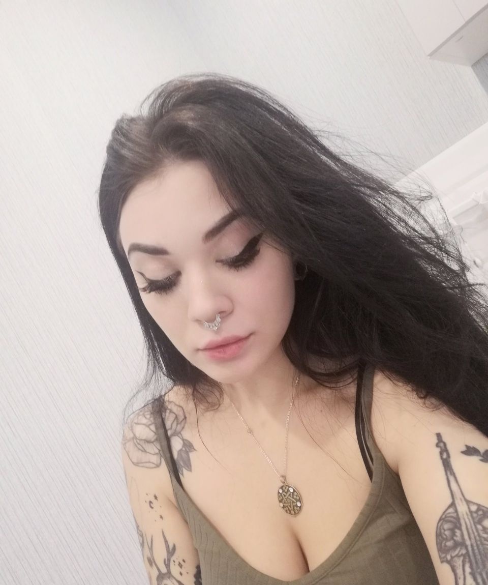 Ольга привлекальеная девушка из Судака цена от 3000 руб