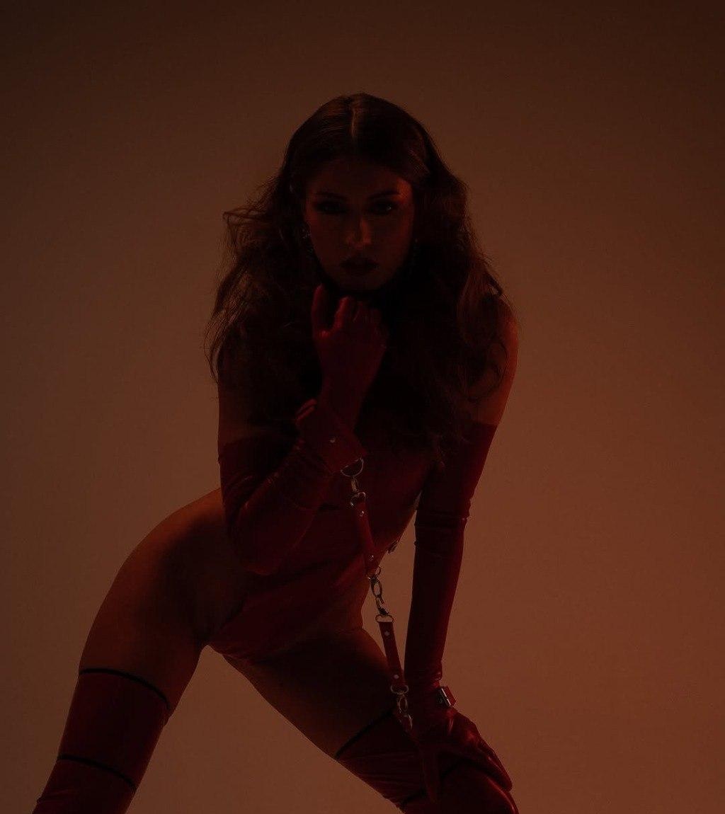 Катя привлекальеная девушка из Судака цена от 6000 руб