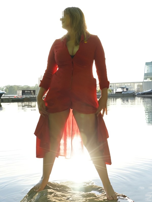 Летиция привлекательная девушка из Судака цена от 10000 руб