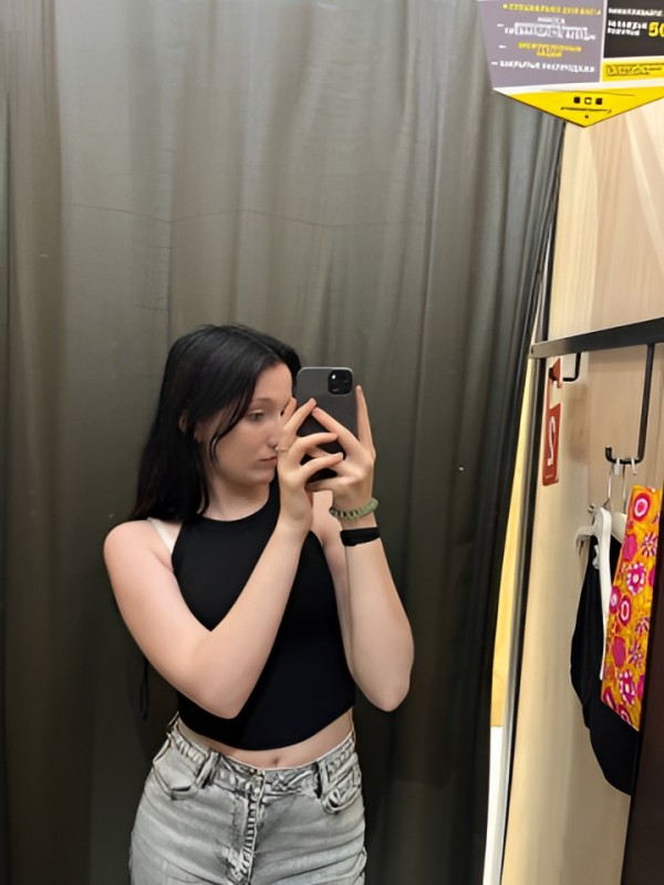 Лина привлекательная девушка из Судака цена от 4000 руб