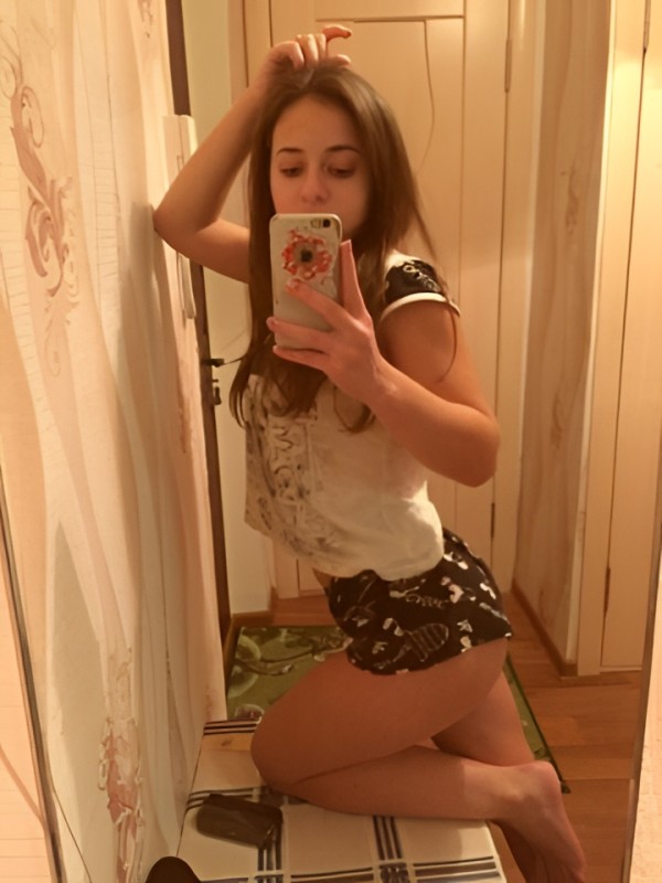 Риана привлекательная девушка из Судака цена от 4000 руб