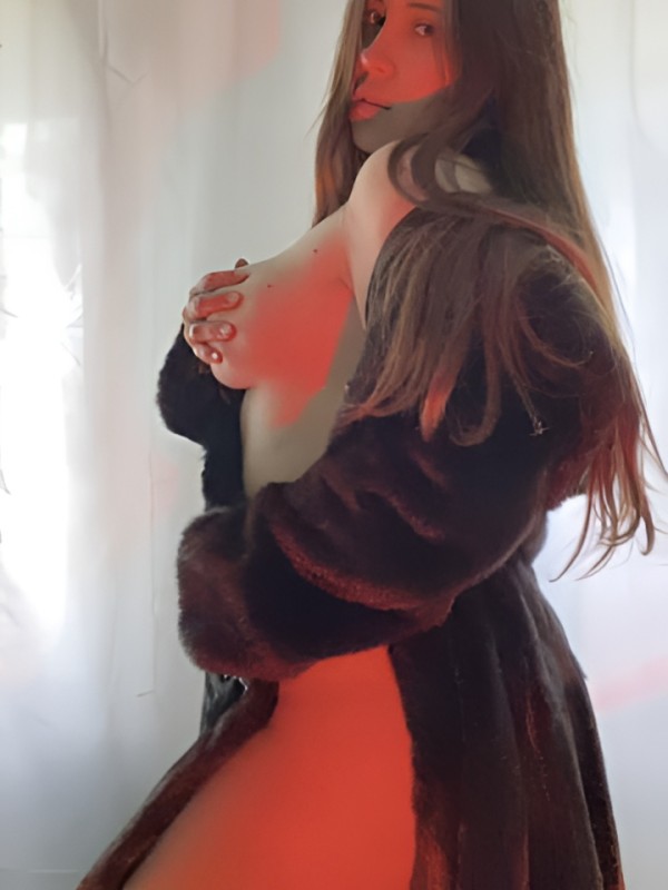 Роксана привлекательная девушка из Судака цена от 2000 руб