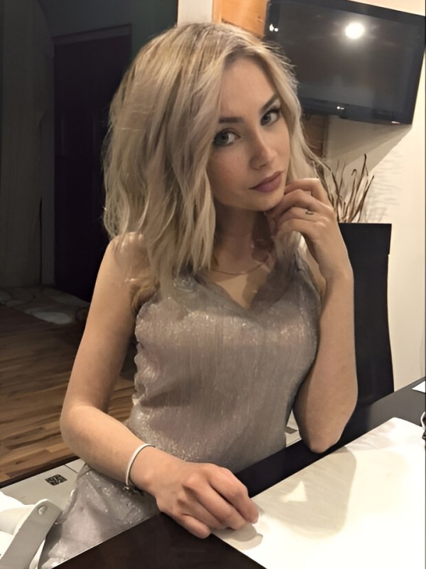 Ульяна привлекательная девушка из Судака цена от 4000 руб