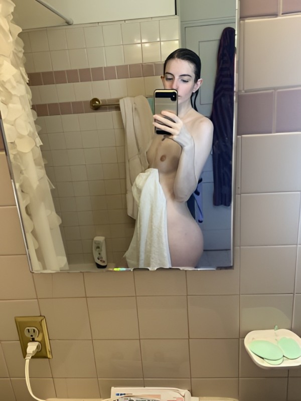 Веста привлекательная девушка из Судака цена от 5000 руб