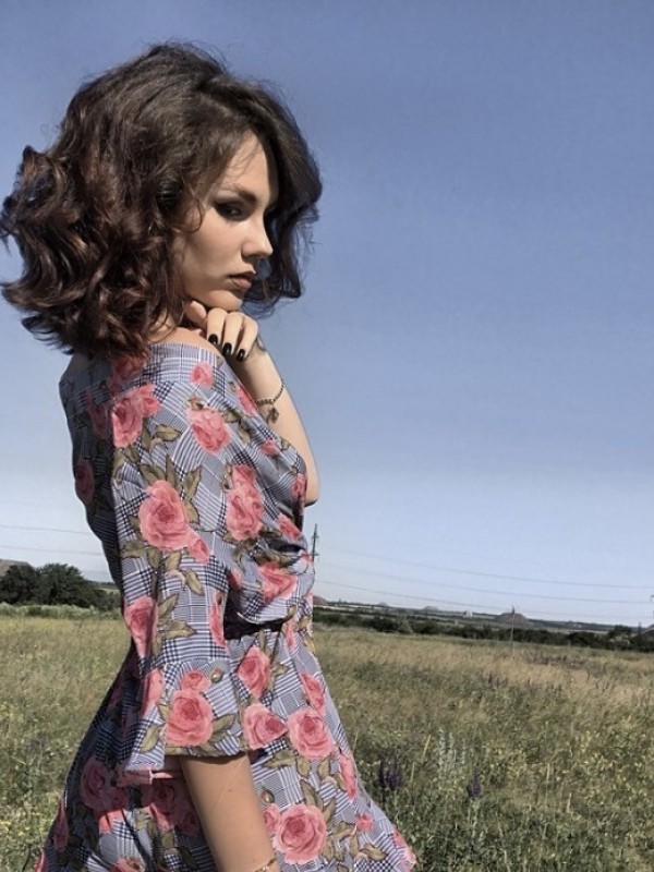 Надя привлекательная девушка из Судака цена от 4000 руб